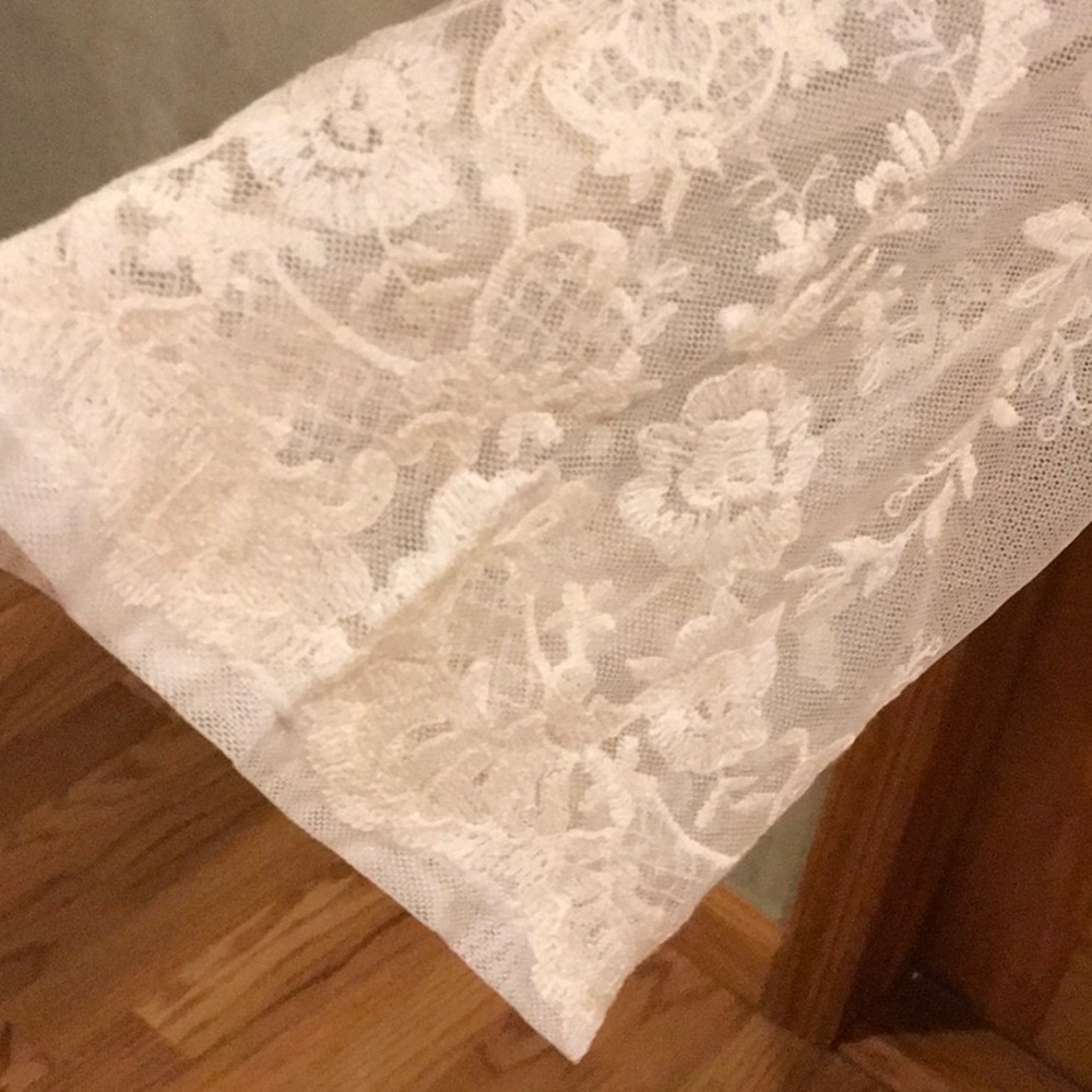 Beautiful Long Lace Kimono - Picture 3 of 6